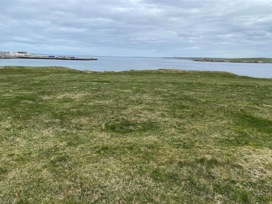 2 Bedroom House Overlooking Pierowall Bay, Westray Экстерьер фото